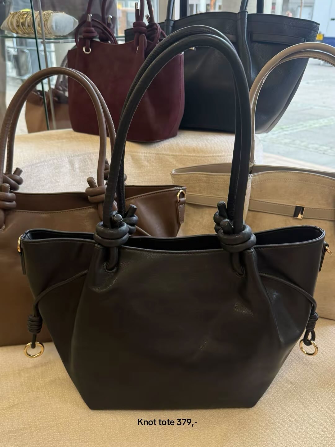 Knot tote